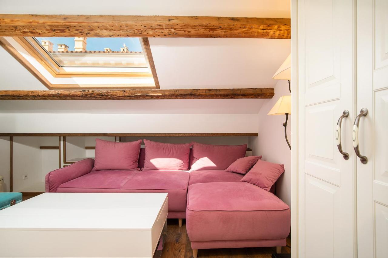 Ferienwohnung Domus Maximus Pula Exterior foto